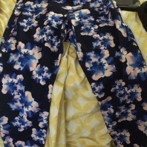 Old Navy Active Capris